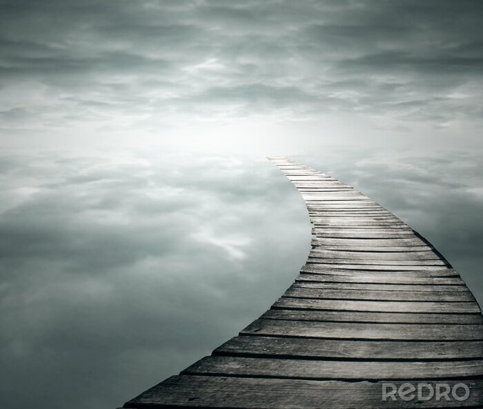 Bild Abstrakter Steg in Wolken