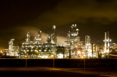 Bild Architektur der Raffinerie bei Nacht