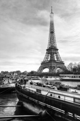 Architektur des Eiffelturms in Schwarz und Weiß