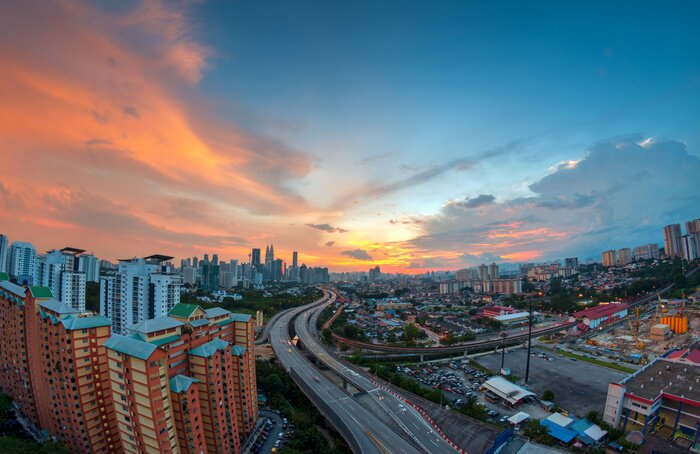 Bild Asiatische Stadt vor dem Hintergrund des Himmels