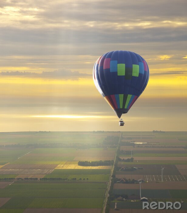 Bild Ballon über den Feldern