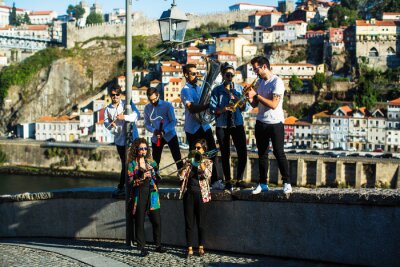 Band auf den Straßen von Porto