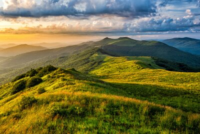 Bild Beautiful summer mountain landscape. Green meadow and the blue sky. Polonina Wetlinska, Bieszczady, Carpathians, Poland.