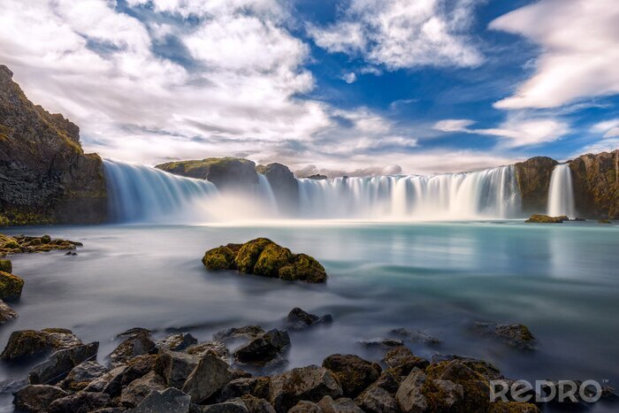 Bild Beeindruckender Wasserfall in Island