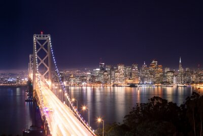 Beleuchtete Brücke in San Francisco