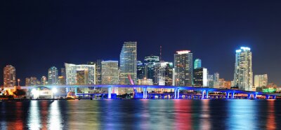 Beleuchtete Nacht in Miami