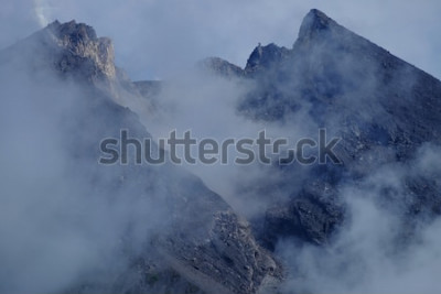 Bild Berge im Nebel und Wolken