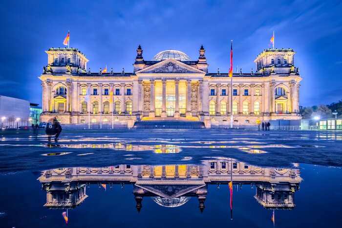 Bild Berliner Reichstag bei Nacht