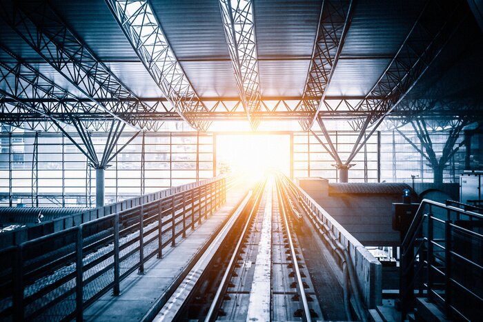 Bild Blick auf Bahnhof in der Sonne