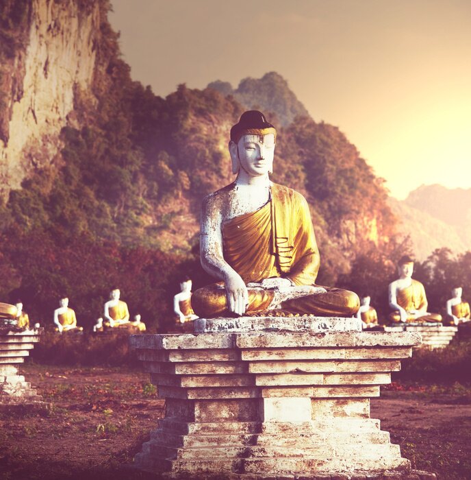 Bild Buddha-Statuen im Park