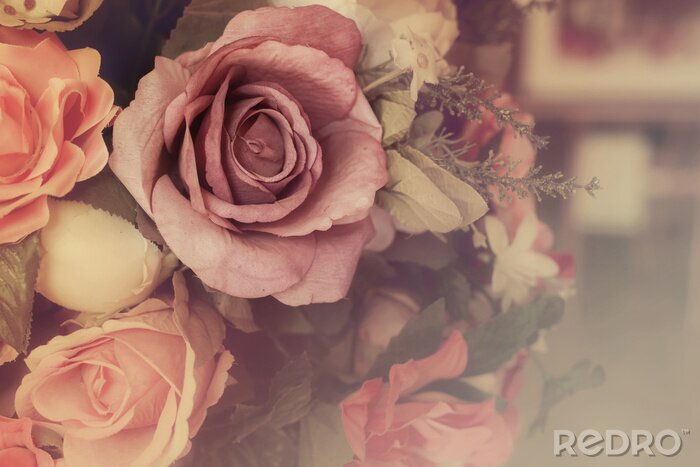 Bild Colorful pink roses in soft color and blur style for background, beautiful artificial flowers