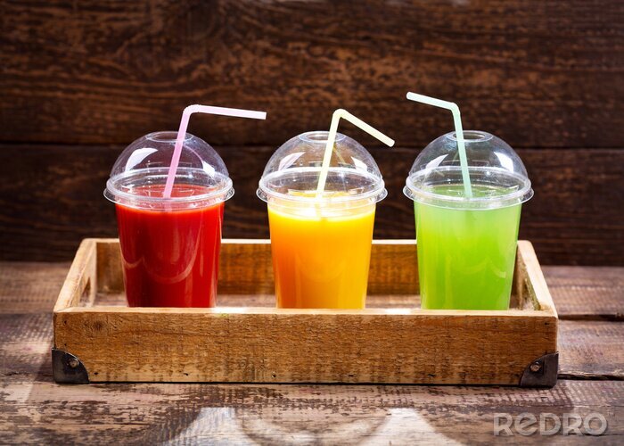 Bild Drei farbenfrohe Getränke zum Mitnehmen