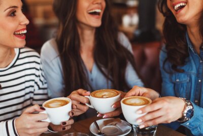 Bild Drei Mädchen im Café