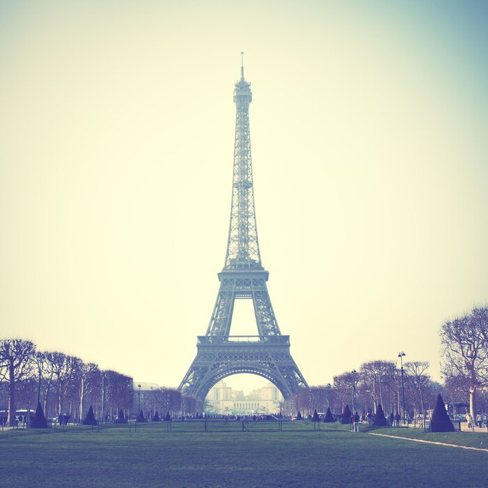 Bild Eiffelturm Paris im Nebel