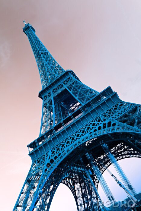 Bild Eiffelturm vor dem Hintergrund des Himmels