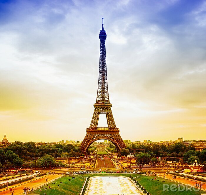 Bild Eiffelturm vor dem Hintergrund des Sonnenuntergangs