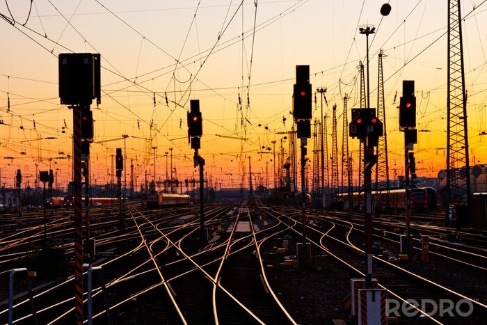 Bild Eisenbahnschienen bei Sonnenuntergang