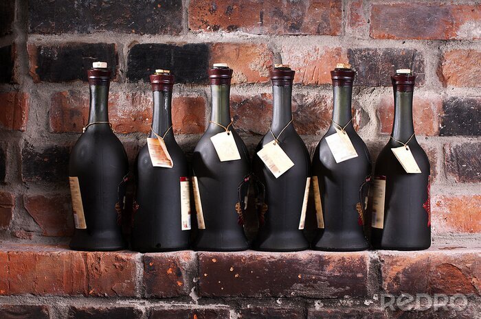 Bild Elegante Weinflaschen