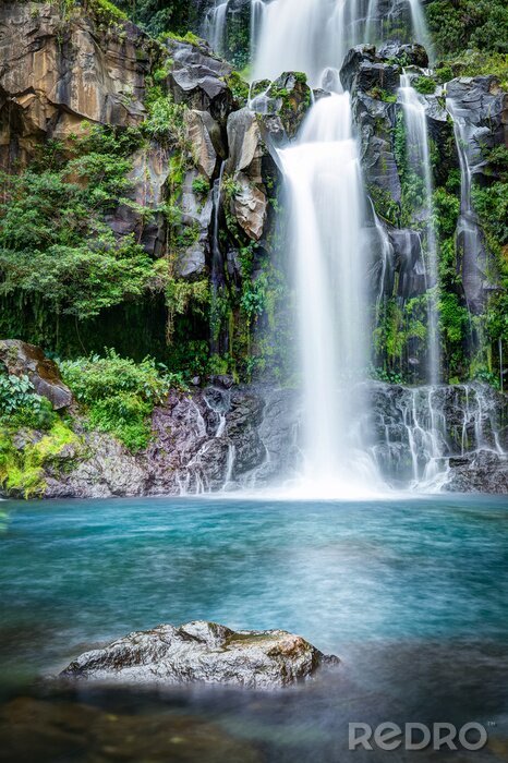Bild Exotischer Kaskadenwasserfall