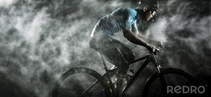 Bild Fahrrad und Mann im Nebel