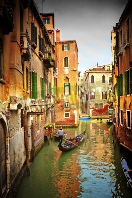Bild Farbenfrohe Gebäude in Venedig
