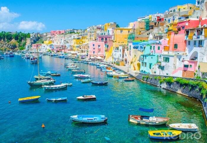 Bild Farbenfrohe Küstenlinie in Italien