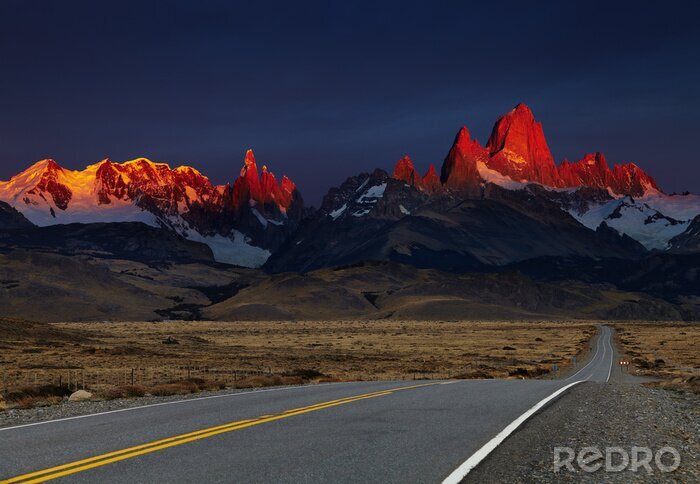 Bild Felder am Weg in den Bergen