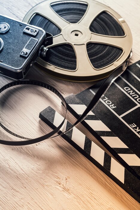 Bild Film camera chalkboard and roll