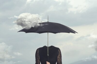 Bild Frau mit schwarzem Regenschirm
