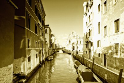 Gassen von Venedig in Sepia