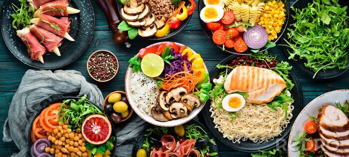 Bild Gesunde Gerichte auf einem Holztisch