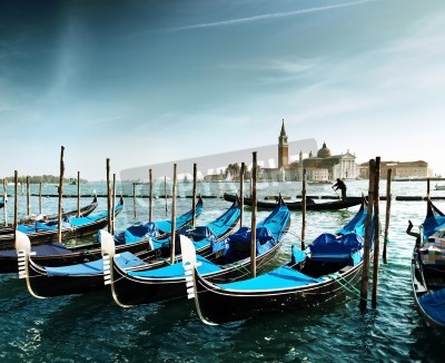 Bild Gondeln von Venedig und Kirche im Hintergrund