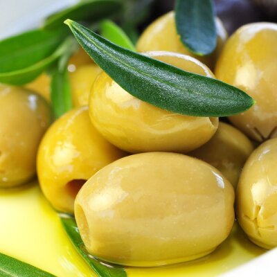 Bild Grüne Oliven auf Teller