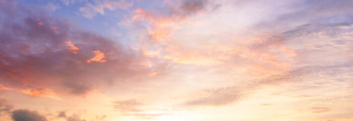 Bild Himmel mit Wolken in Rosa- und Orangetönen