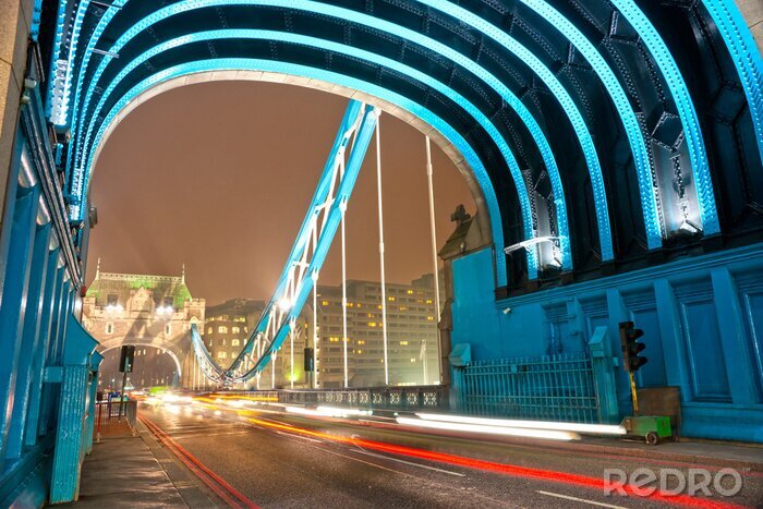 Bild Innere von Tower Bridge bei Nacht