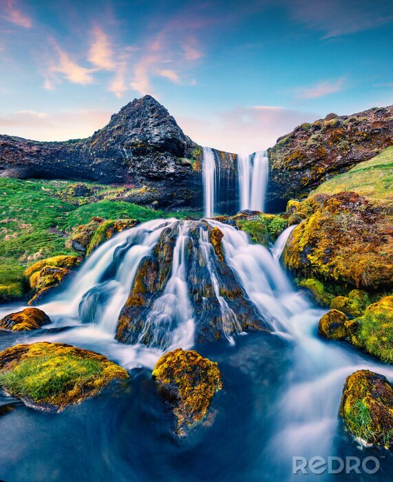 Bild Isländische Landschaft mit Wasserfall