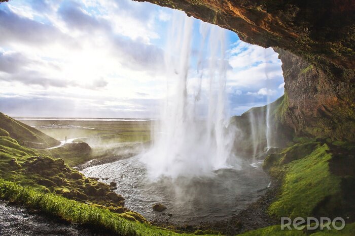 Bild Isländischer Wasserfall bei Sonnenuntergang