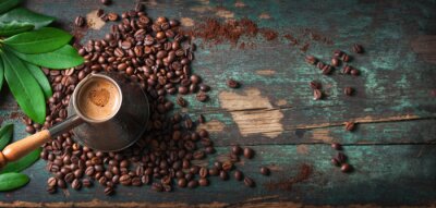 Bild Kaffeebohnen und Kaffeekanne mit langem Griff