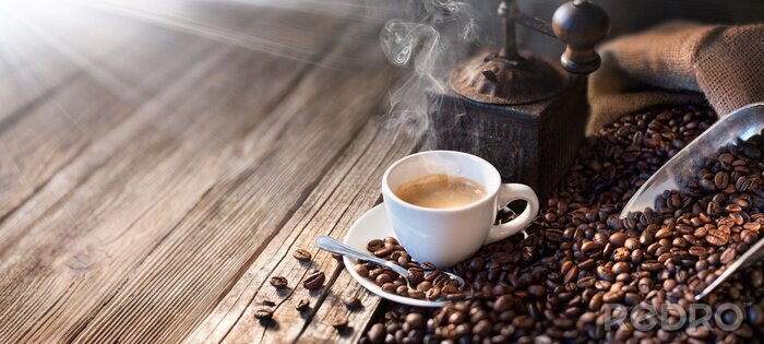 Bild Kaffeetasse und Bohnen am Morgen