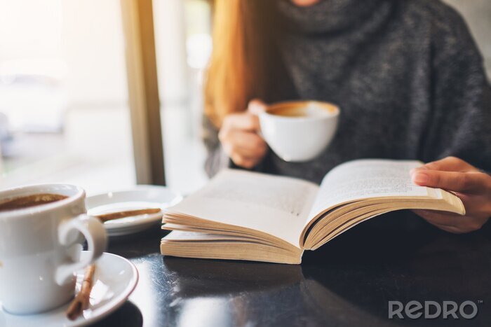 Bild Kaffeetasse und Buch