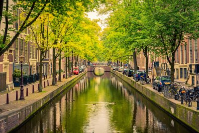 Kanal durch Amsterdam