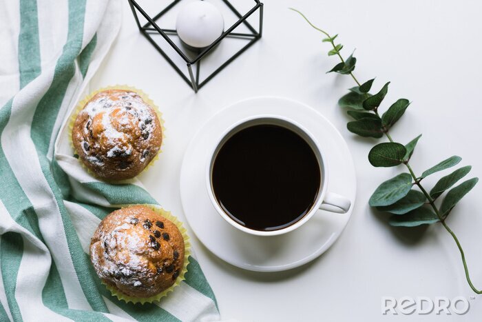 Bild Komposition mit Muffins und Tasse
