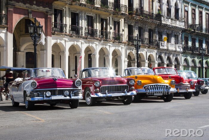 Bild Kubanische Taxis im Retro-Stil