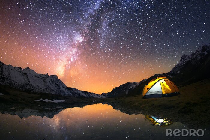 Bild Lager mit Sternen im Hintergrund
