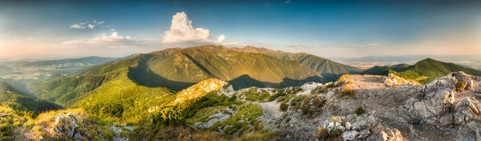 Bild Landschaft der Berge von oben