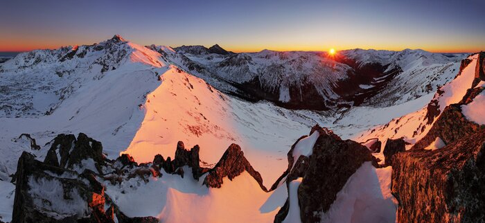 Bild Landschaft der winterlichen Berge im Schnee