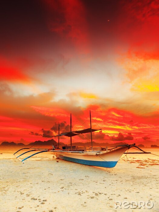 Bild Landschaft des roten Himmels und Bootes