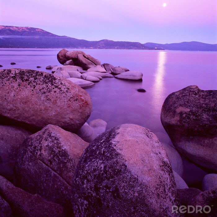 Bild Landschaft mit See und Steinen