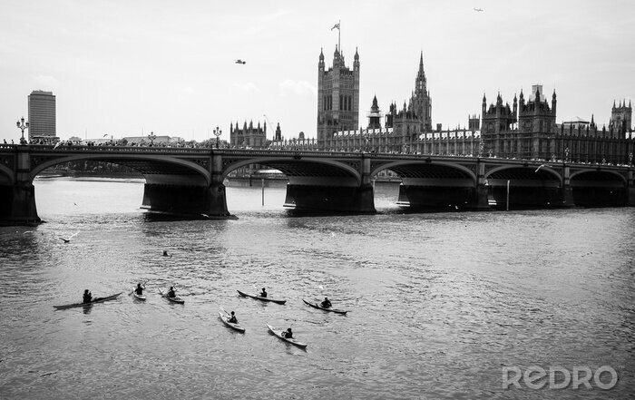 Bild London Kanus am Fluss
