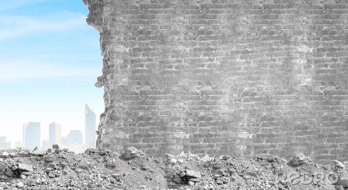 Bild Mauerdurchbruch inmitten von Schutt